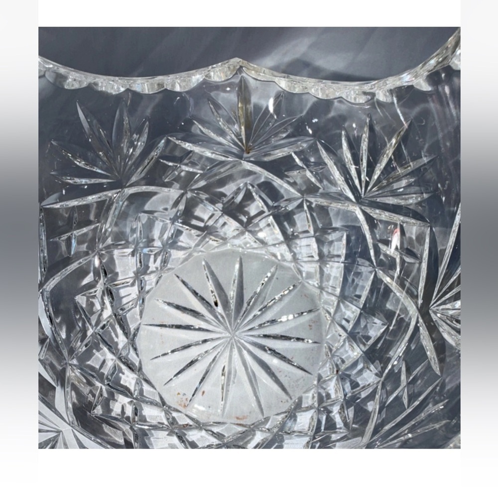 Vintage Hand-Cut Lead Crystal Basket Bowl – 6" Starburst & Diamond Design - Picture 6 of 11